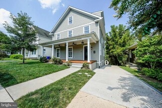 Building Photo - 2314 N Kenmore St