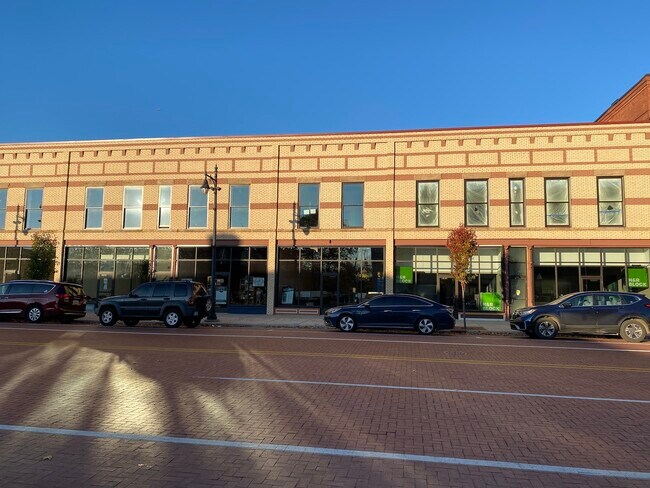 Building Photo - 408 South Superior Street, Unit F