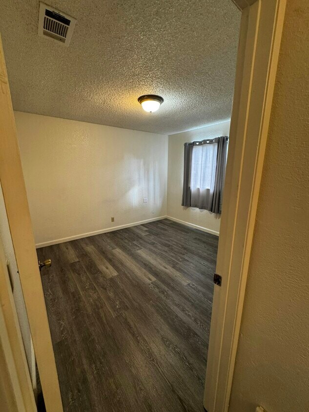 Foto del edificio - 7422 Kelley Dr