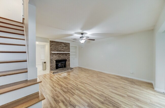 Foto del edificio - 250 Sanders Ferry Rd