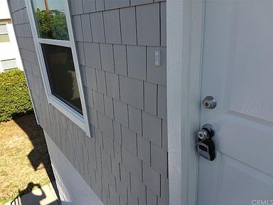 Foto del edificio - 449 E Puente St