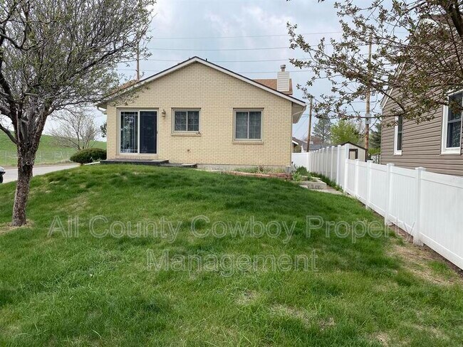 Building Photo - 3307 Hynds Blvd