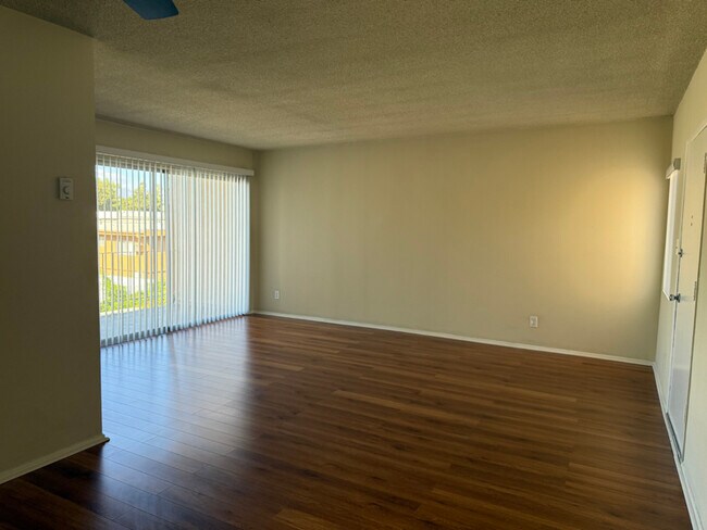 Foto del edificio - 11929 Weddington St