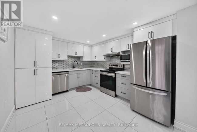 Building Photo - 6 Madoc Dr