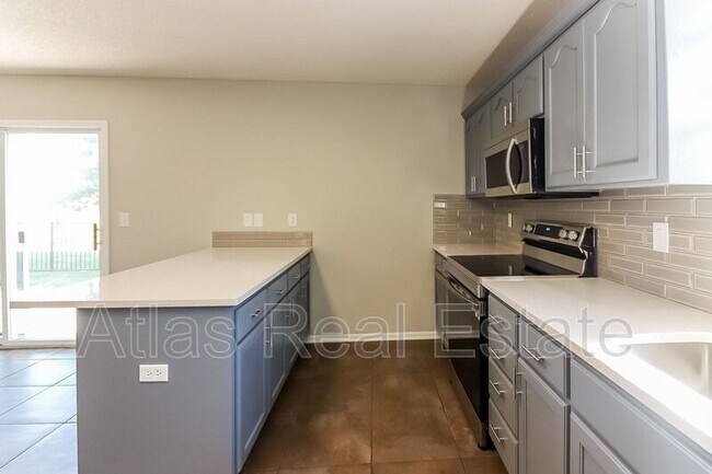 Building Photo - 817 Coventry Ln
