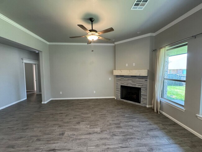 Foto del edificio - Luxury Meets Comfort! Beautiful Home for R...