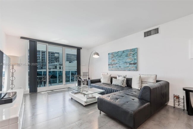 Foto del edificio - 2301 Collins Ave