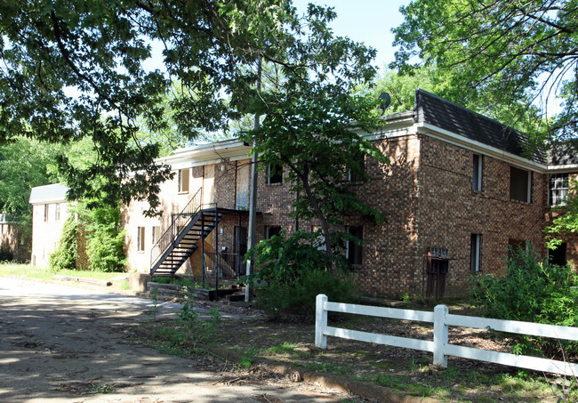 Building Photo - Maple Ridge Apartments