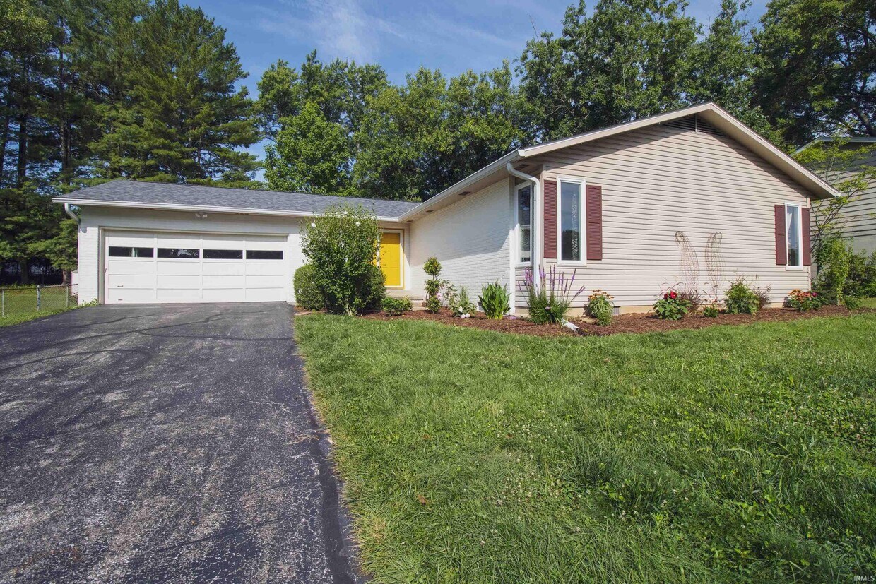 Foto principal - 3626 S Kingsbury Ave