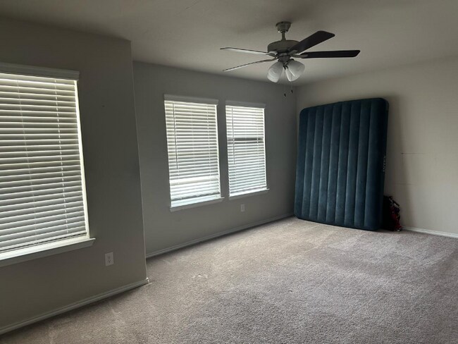 Building Photo - 8981 Fair Oaks Dr