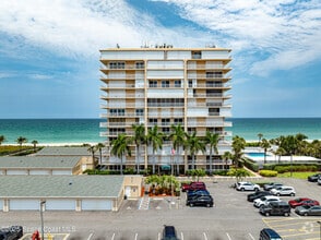 Building Photo - 877 N Hwy A1A