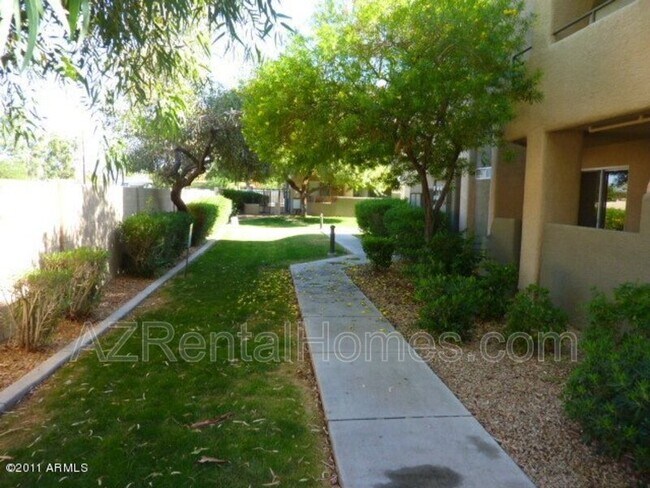 Foto del edificio - 3845 E Greenway Rd