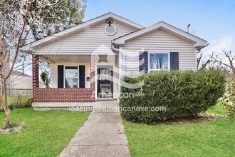 Building Photo - 2218 W Madison St