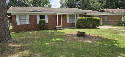 Building Photo - 711 Hillview St