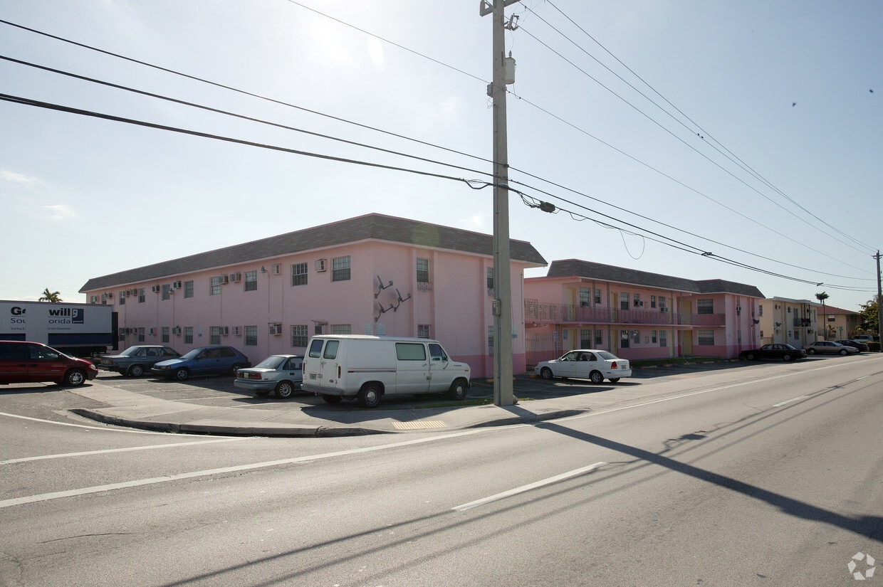 Primary Photo - 2775 W 12th Ave