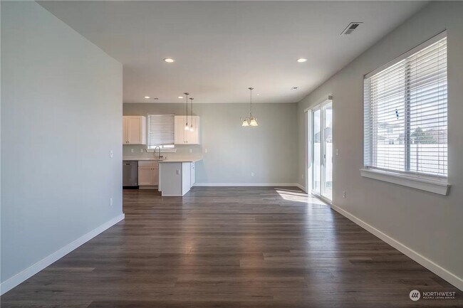 Foto del edificio - Pet Friendly Newer Construction Home!