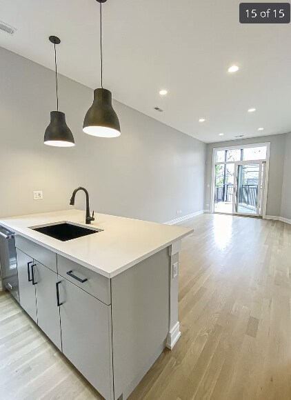 Foto del edificio - 1050 W Cornelia Ave