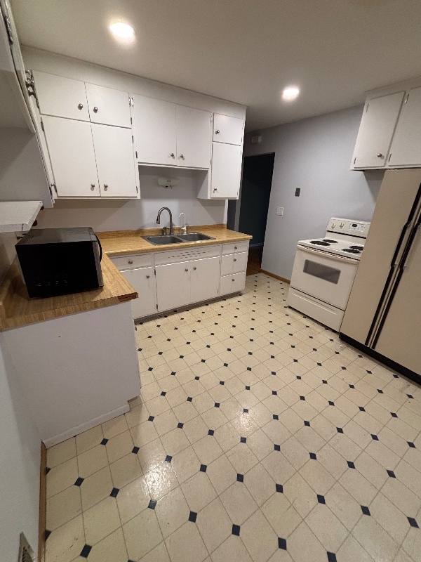 Building Photo - 2057 Emerald Ln