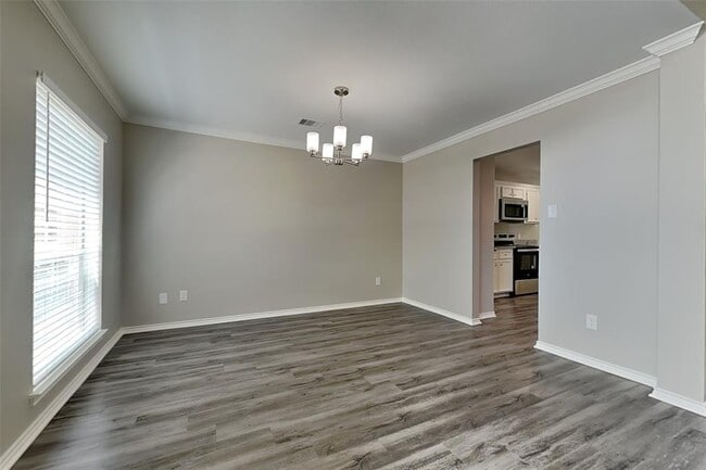 Building Photo - 26880 Armor Oaks Dr