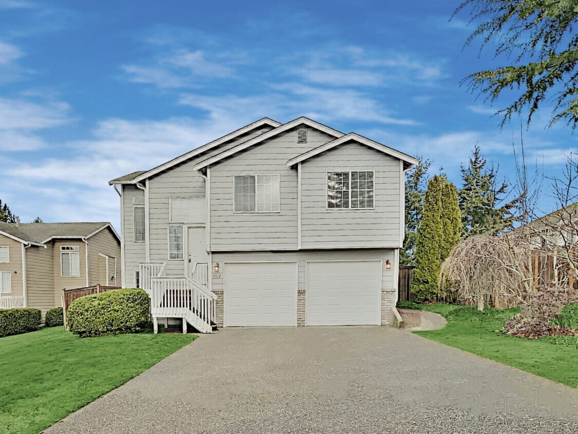 Foto principal - 3317 49th St NE