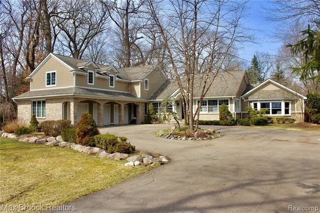 Foto del edificio - 4390 Oak Grove Dr