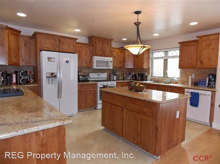 Building Photo - 4 br, 3 bath House - 241 E. Foothill Blvd