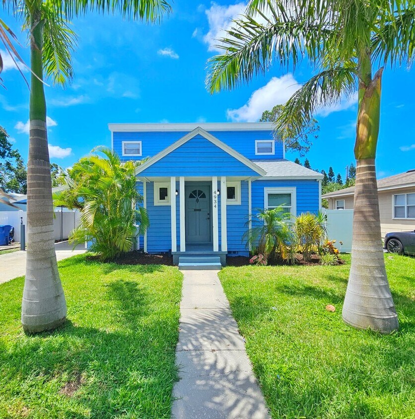 St. Petersburg Pool Home - 3 Bedroom 2 Bath - St. Petersburg Pool Home - 3 Bedroom 2 Bath