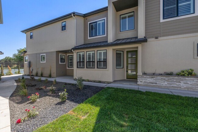 Building Photo - LUXURY PATIO HOME IN EAGLE'S EXCLUSIVE GAT...