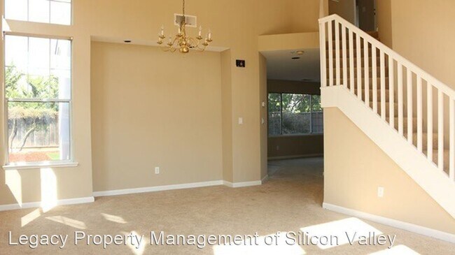 Building Photo - 4 br, 2.5 bath House - 861 Markham Terrace