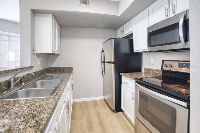 Foto del edificio - 437 Fountainhead Cir