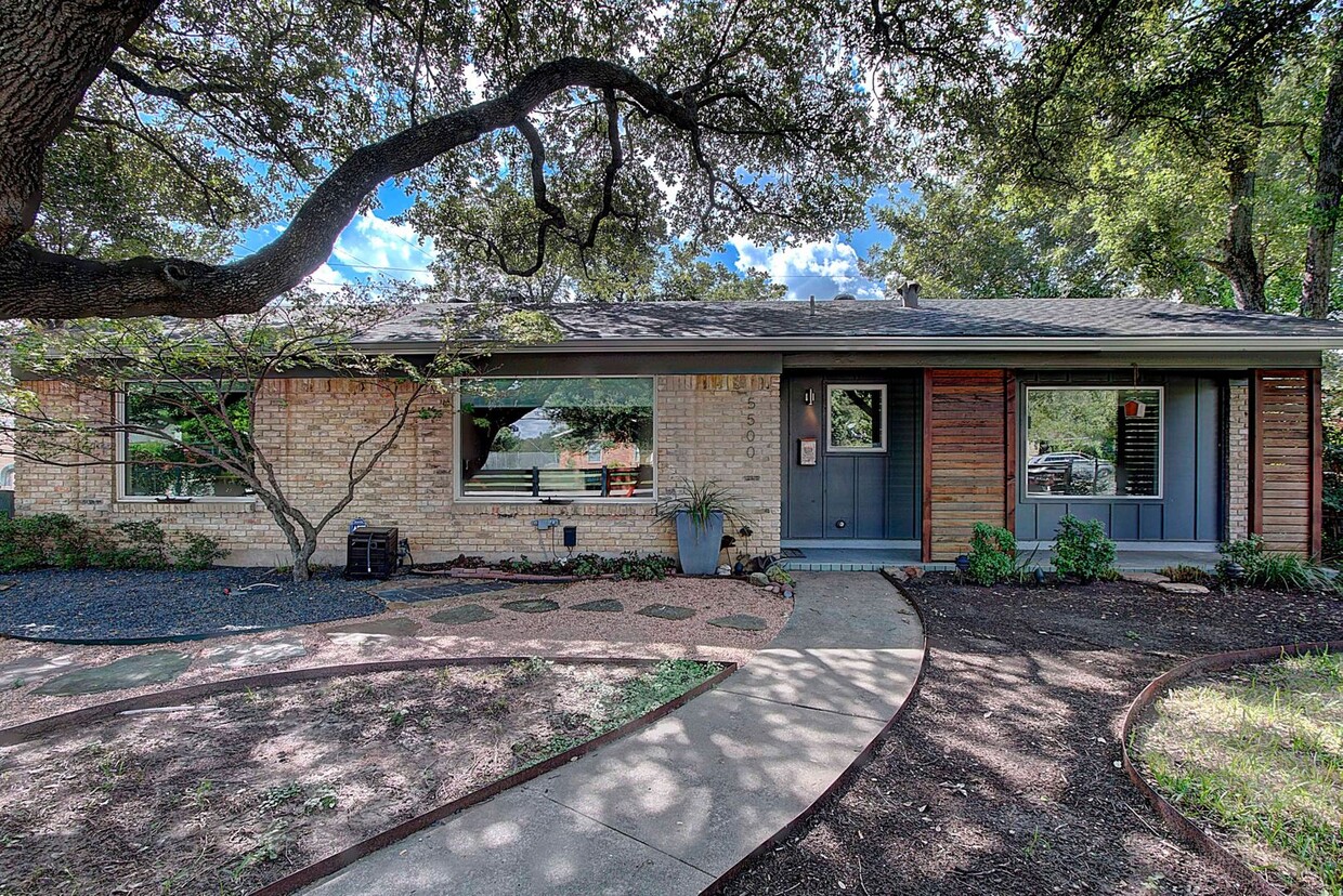 Foto principal - 5500 Westminster Dr