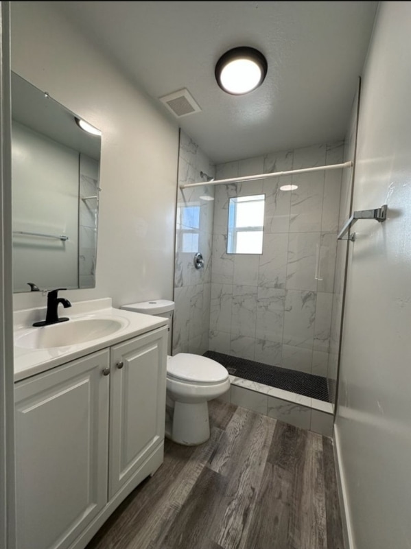 Foto del edificio - 500 S Main St