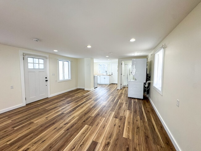 Foto del edificio - 6071 N Shady Side Dr