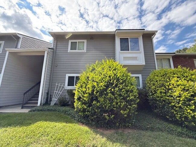 T.R. Lawing Realty Property - T.R. Lawing Realty Property House