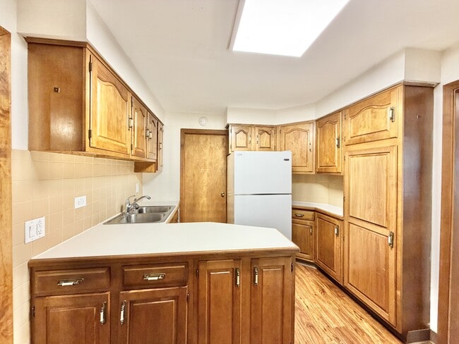 Foto del edificio - 2041 Gorton St