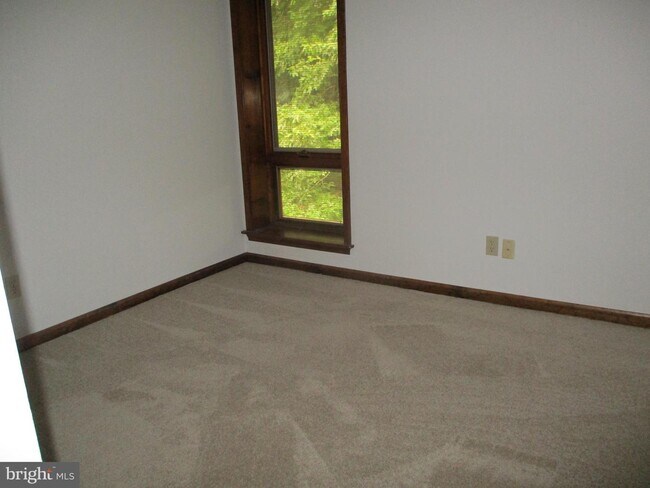 Building Photo - 44691 White Oak Ct