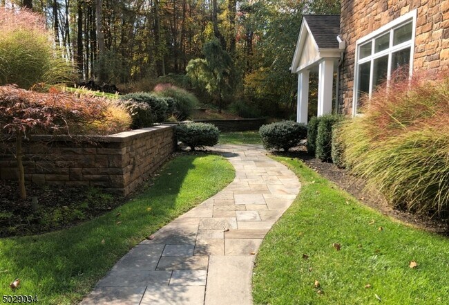 Building Photo - 395 Fox Chase Rd