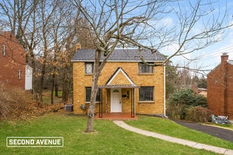 Building Photo - 216 Grove Rd