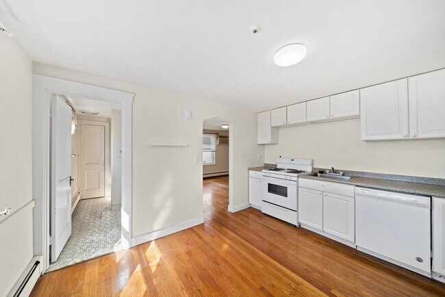 Building Photo - 12 Hartwell St