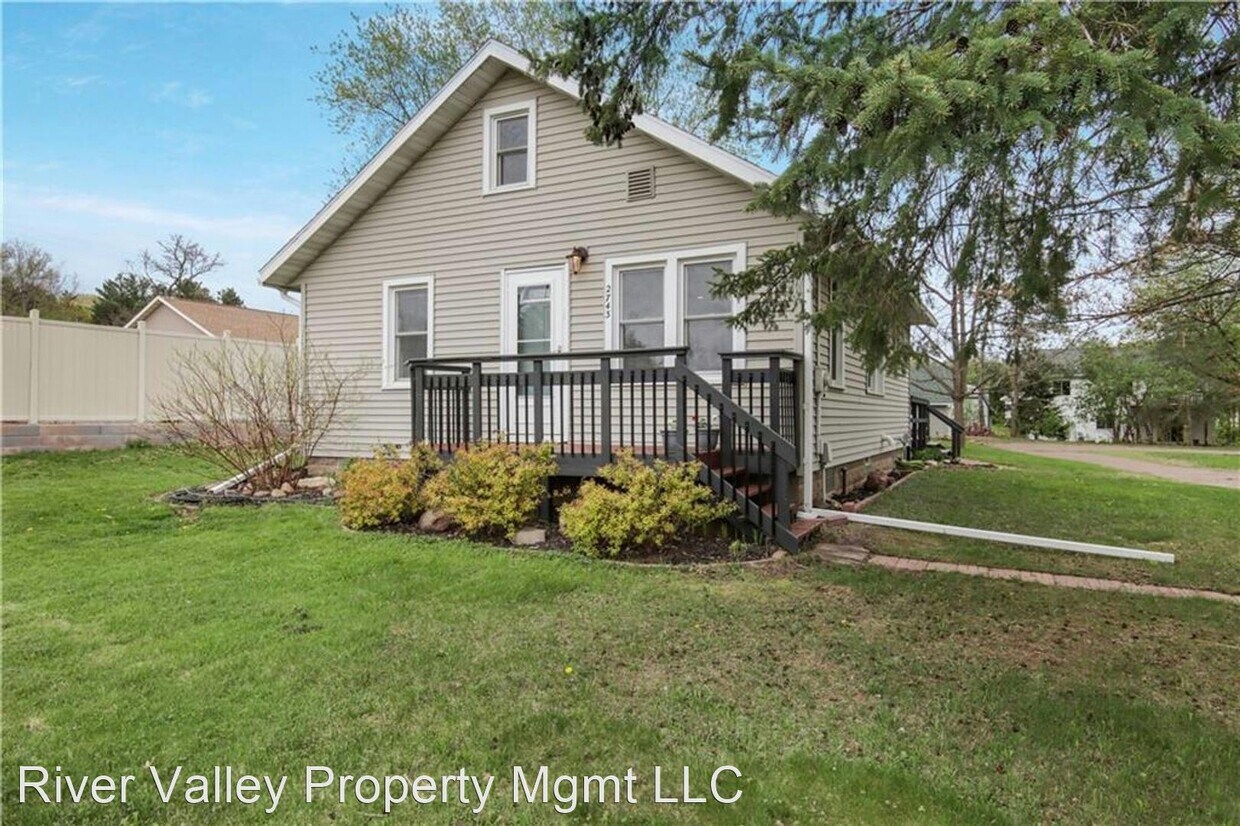 2743 N Hastings Way, Eau Claire, WI 54703 House Rental in Eau Claire