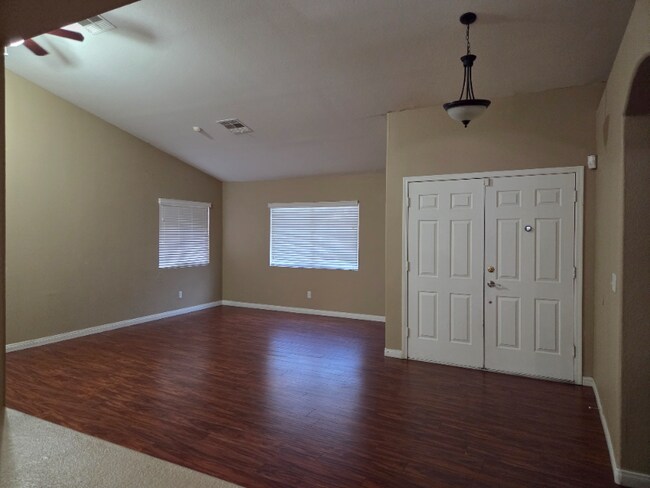 Foto del edificio - 2602 Roaring Lion Ave