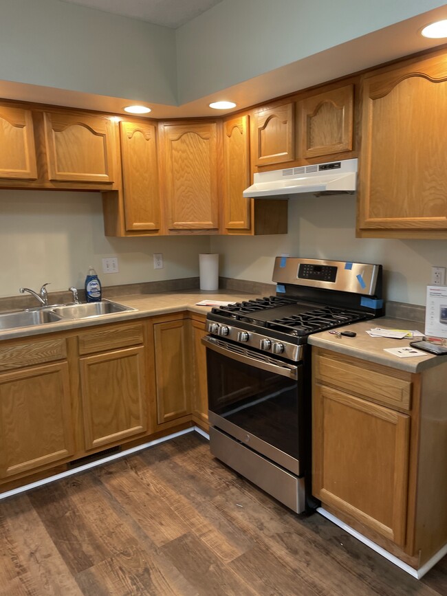 Kitchen - 2837 Scott Ave