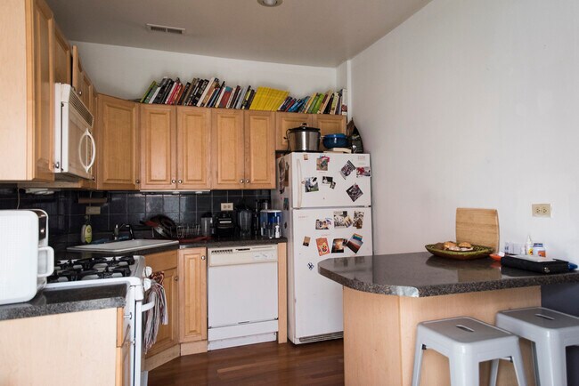 Foto del edificio - 1423 W Walton St