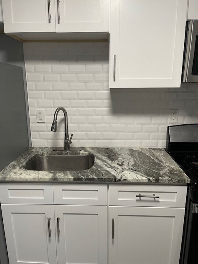 Foto del edificio - Anika Homes 3 Bedroom