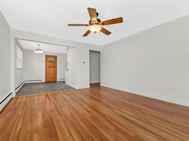 Building Photo - Beautiful 1 Bedroom apartment - Ashmont 9/1