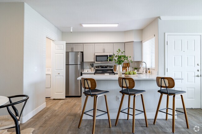 Interior Photo - CityScape at Lakeshore