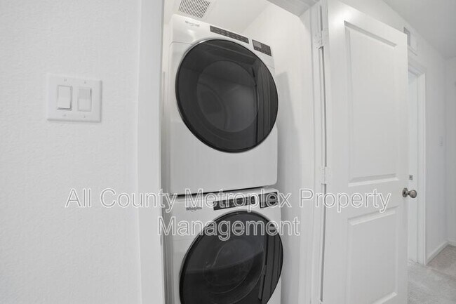 Foto del edificio - 6225 Kingfisher Wy