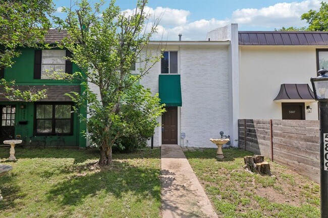 Building Photo - 5809 Coventry Ln