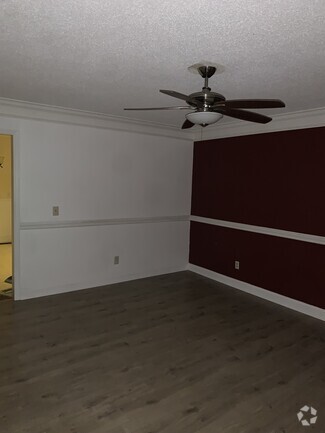 Building Photo - 4714 Metro Park Ln