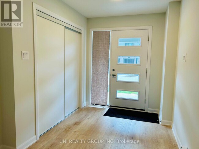 Building Photo - 772 Tadpole Cres